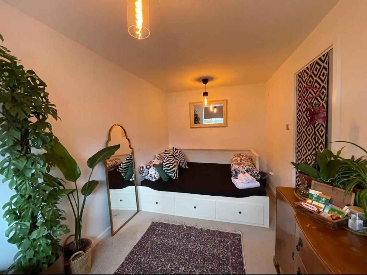 Private Room With Separate Shower And Free Parking Édimbourg Extérieur photo